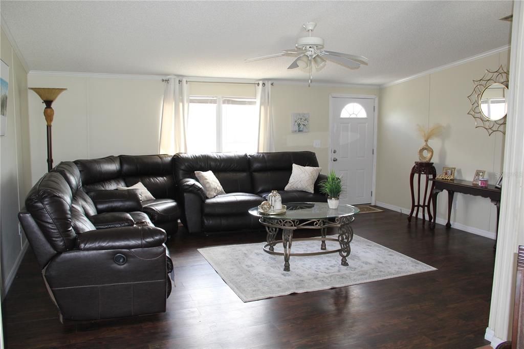 На продажу: $399,000 (3 спален, 2 ванн, 2170 Квадратных фут)