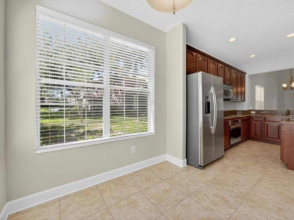 На продажу: $375,000 (3 спален, 2 ванн, 2402 Квадратных фут)