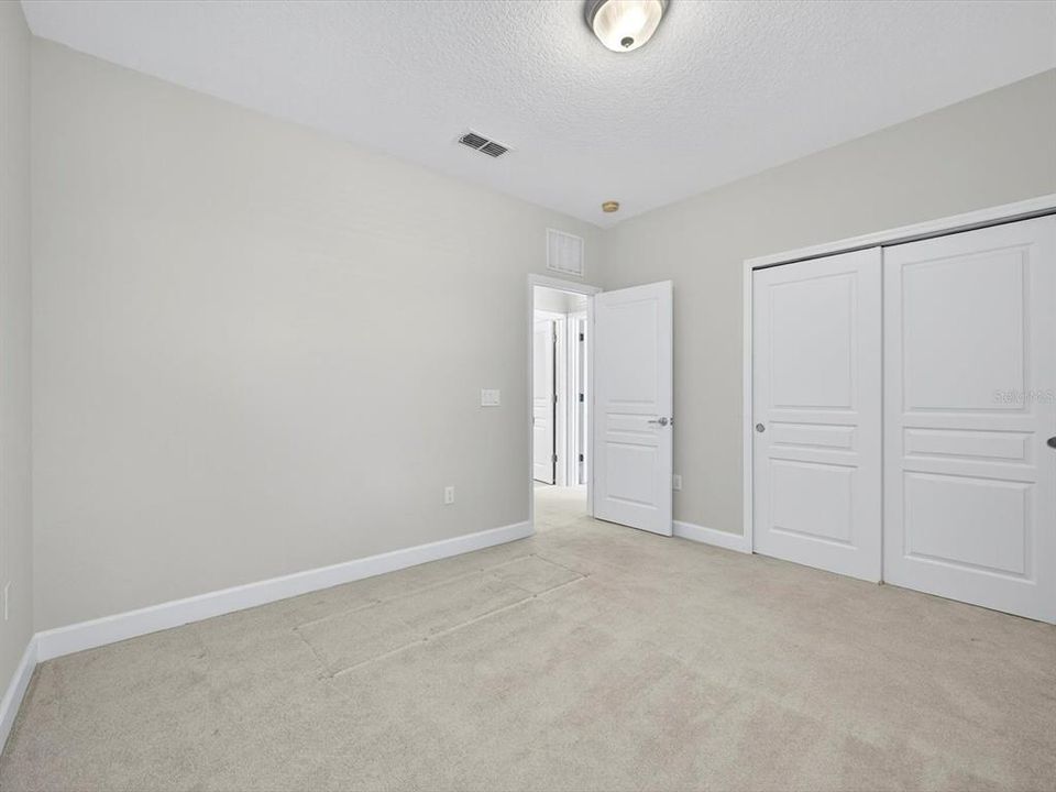 На продажу: $375,000 (3 спален, 2 ванн, 2402 Квадратных фут)