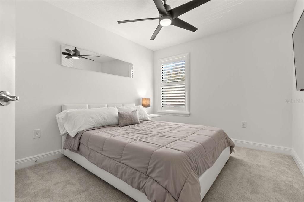 合同活跃: $6,500 (5 贝兹, 2 浴室, 2154 平方英尺)