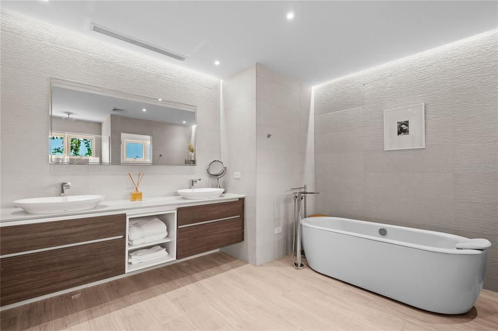 待售: $5,995,000 (4 贝兹, 5 浴室, 3973 平方英尺)