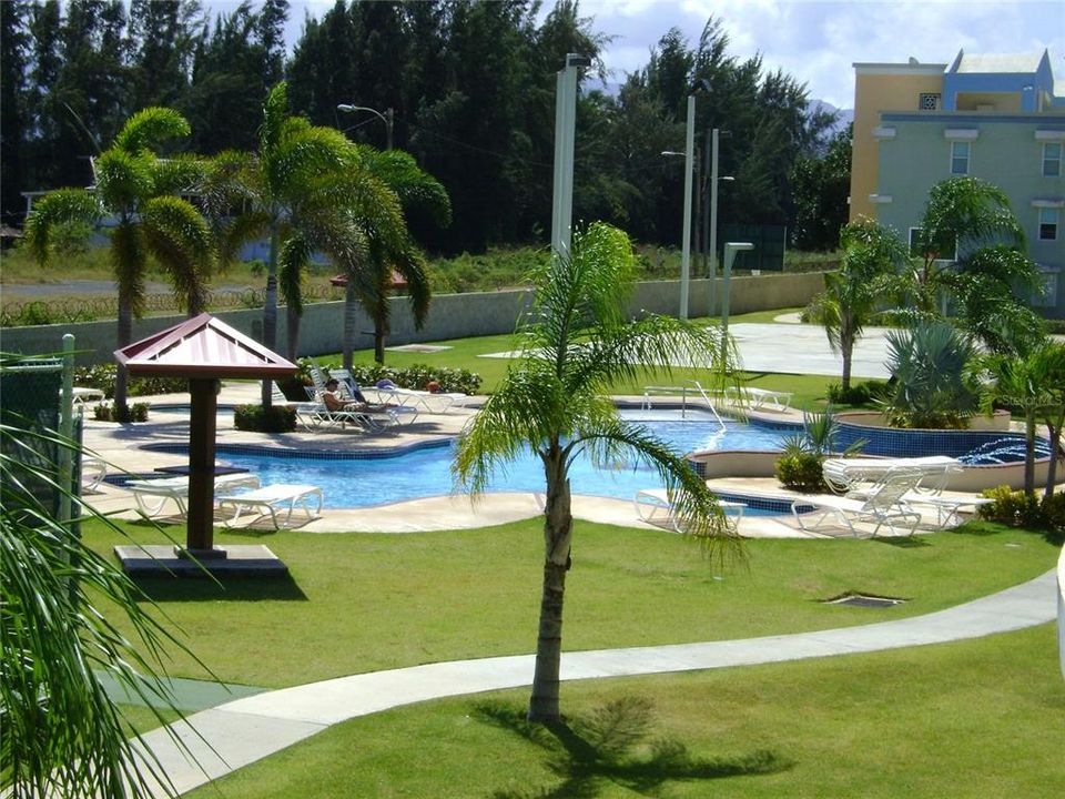 出租: $1,600 (3 贝兹, 2 浴室, 1200 平方英尺)