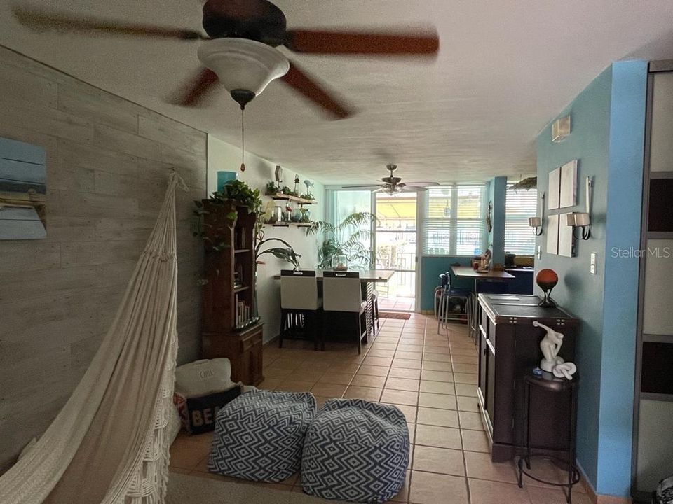 出租: $1,600 (3 贝兹, 2 浴室, 1200 平方英尺)