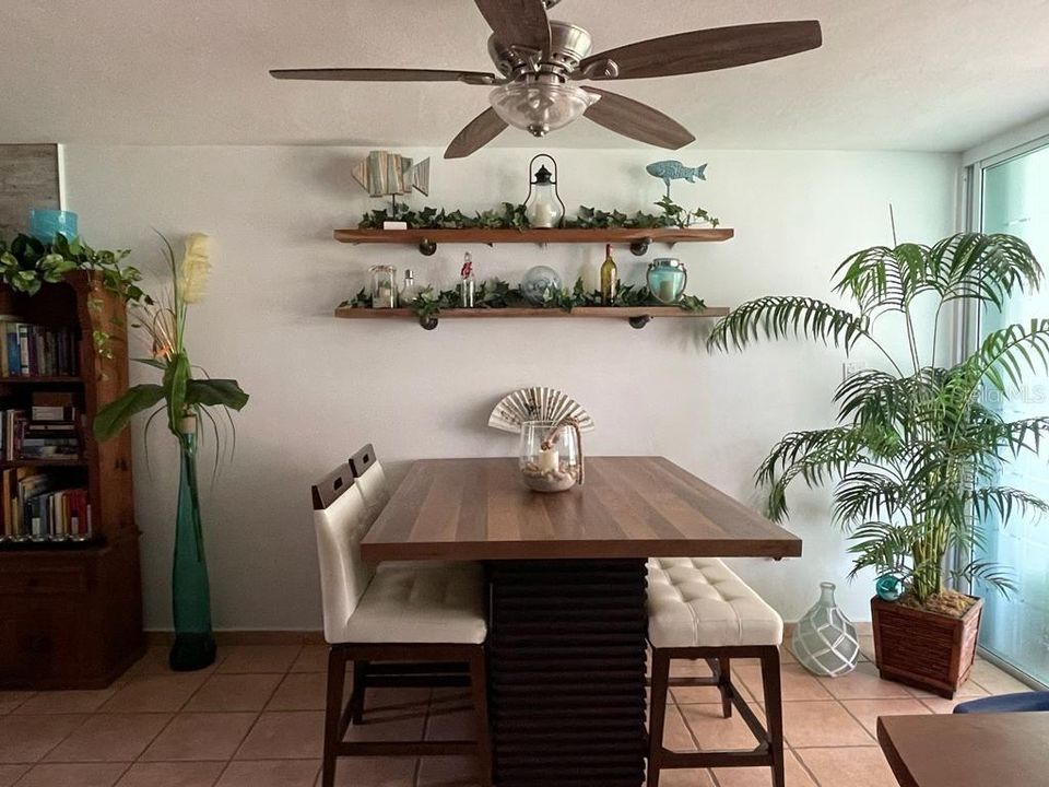 出租: $1,600 (3 贝兹, 2 浴室, 1200 平方英尺)