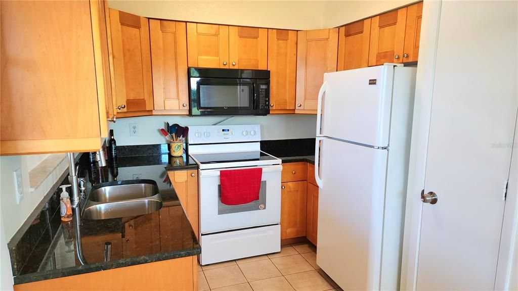 For Rent: $1,595 (2 beds, 1 baths, 875 Square Feet)
