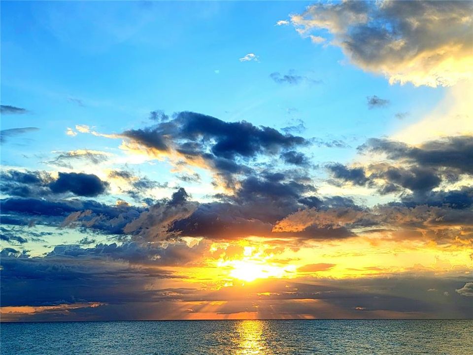 For Rent: $1,595 (2 beds, 1 baths, 875 Square Feet)