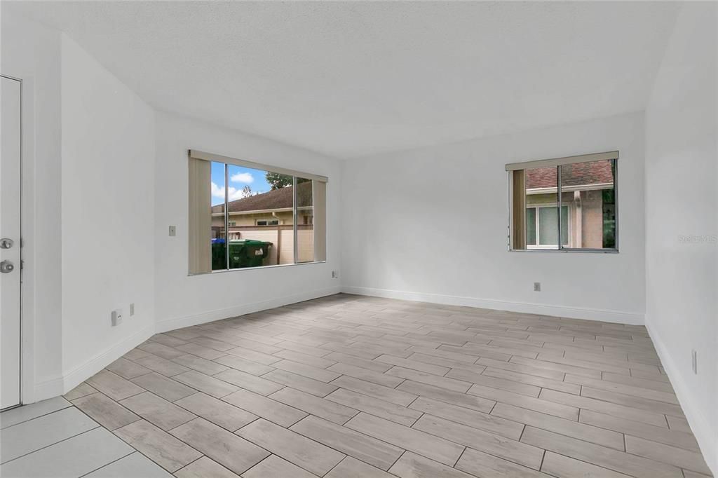 For Sale: $315,000 (3 beds, 2 baths, 1238 Square Feet)