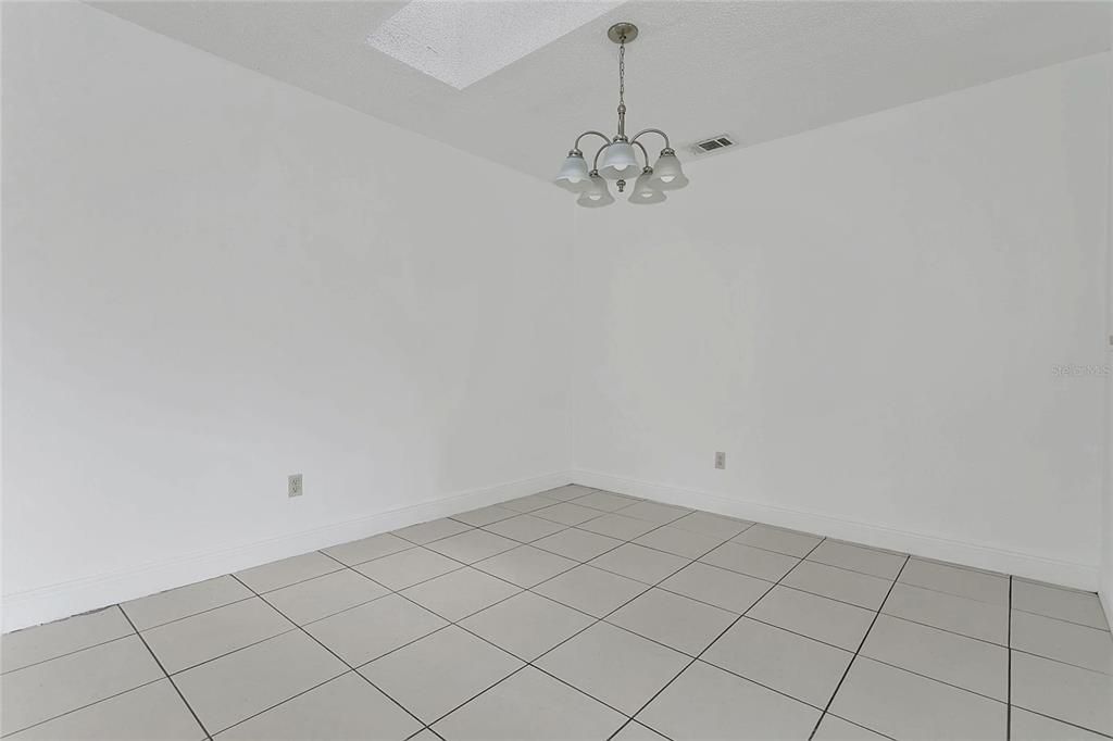 For Sale: $315,000 (3 beds, 2 baths, 1238 Square Feet)