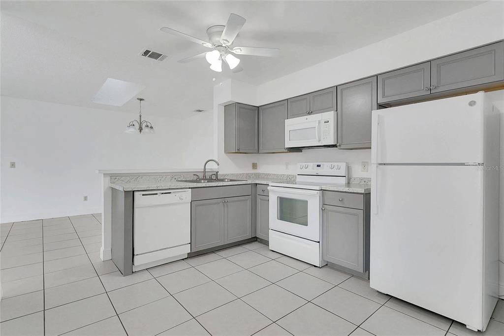 For Sale: $315,000 (3 beds, 2 baths, 1238 Square Feet)