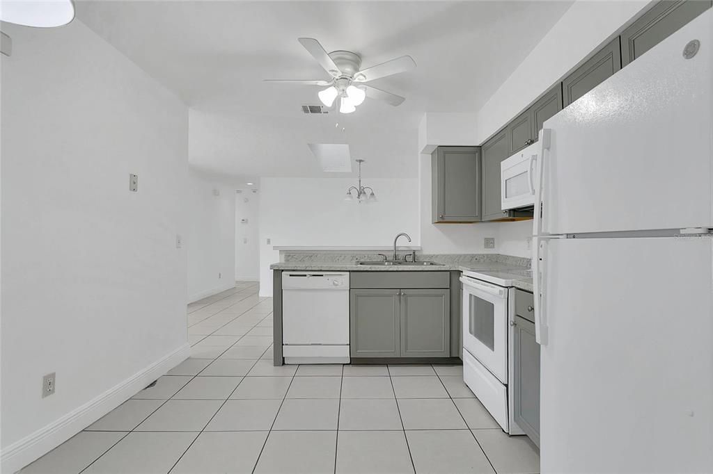 For Sale: $315,000 (3 beds, 2 baths, 1238 Square Feet)