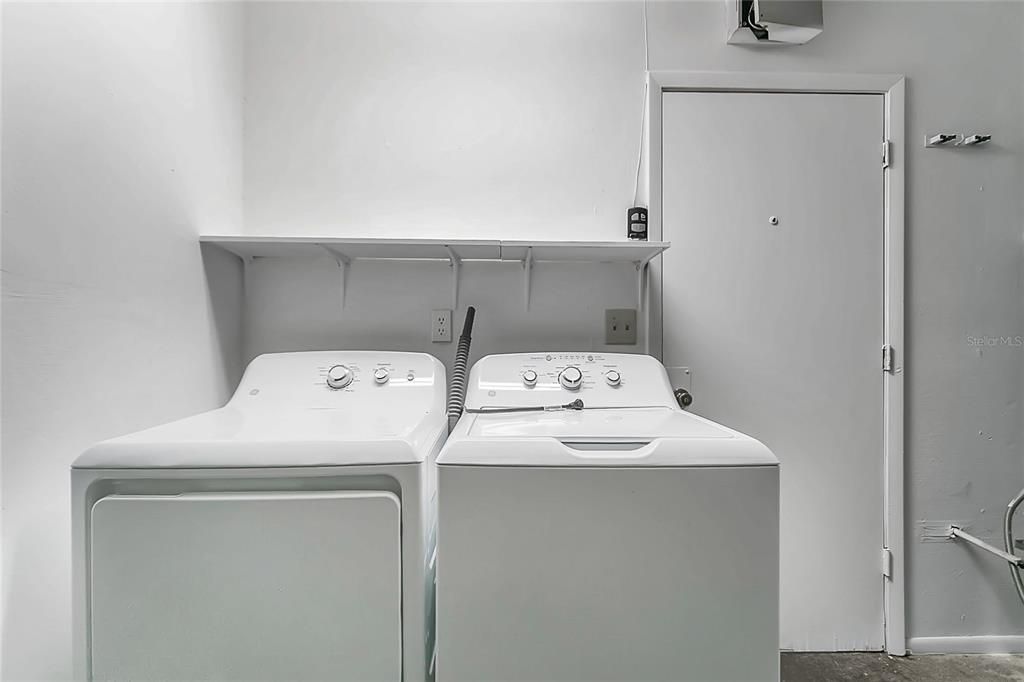 For Sale: $315,000 (3 beds, 2 baths, 1238 Square Feet)