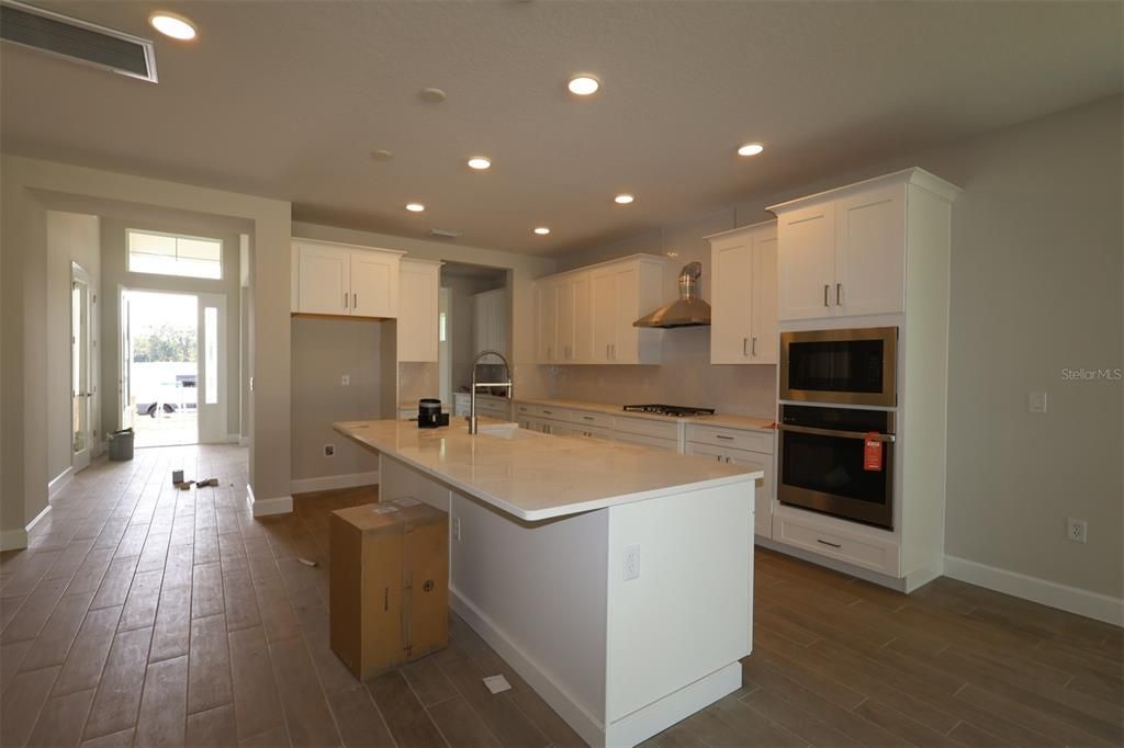 待售: $1,001,990 (5 贝兹, 5 浴室, 4977 平方英尺)