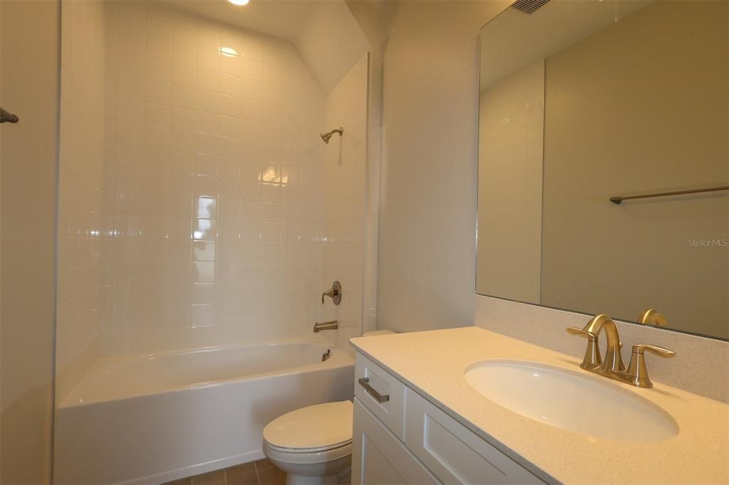 待售: $1,001,990 (5 贝兹, 5 浴室, 4977 平方英尺)