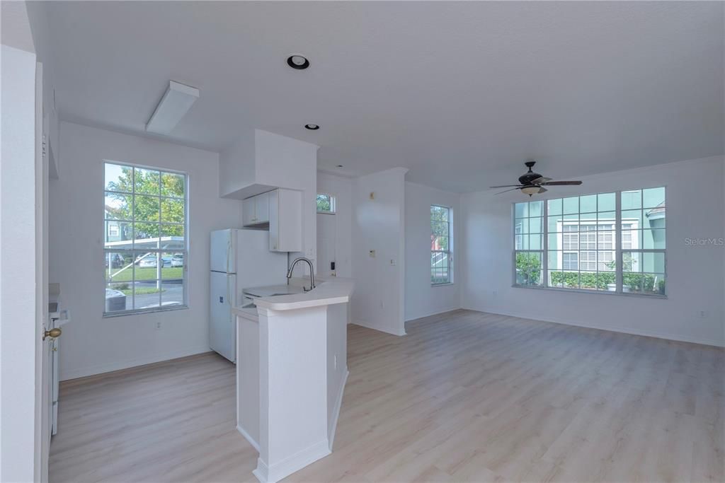 Activo con contrato: $180,000 (1 camas, 1 baños, 904 Pies cuadrados)