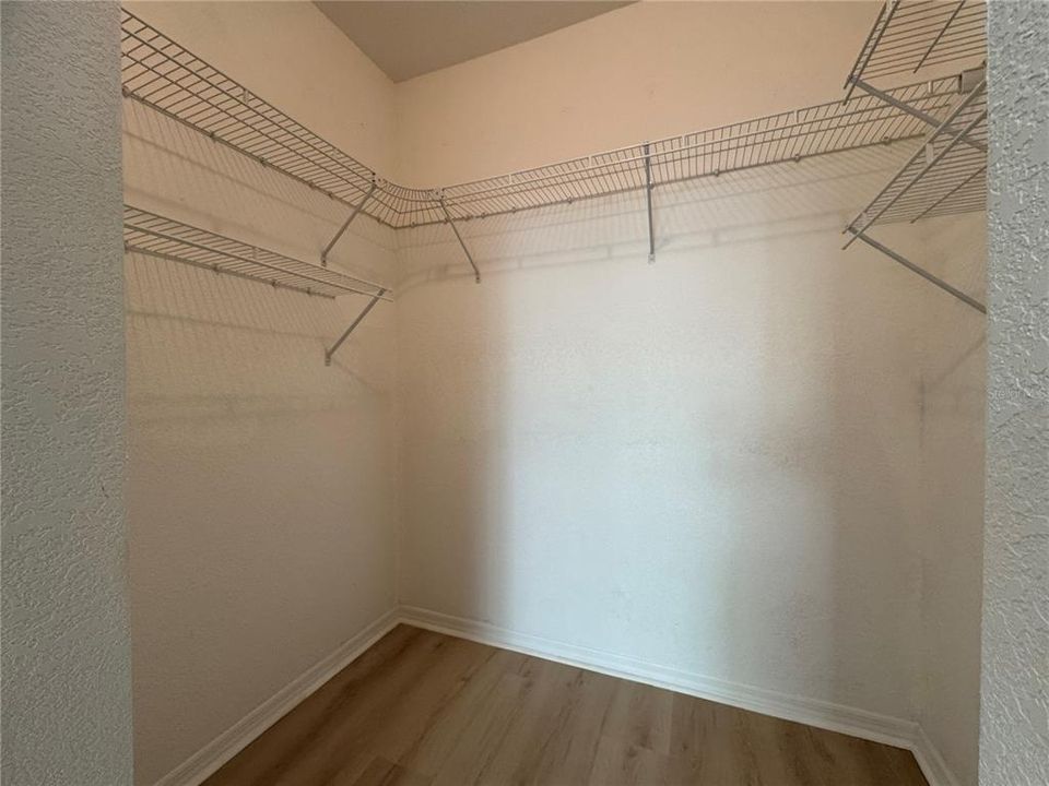 Activo con contrato: $180,000 (1 camas, 1 baños, 904 Pies cuadrados)