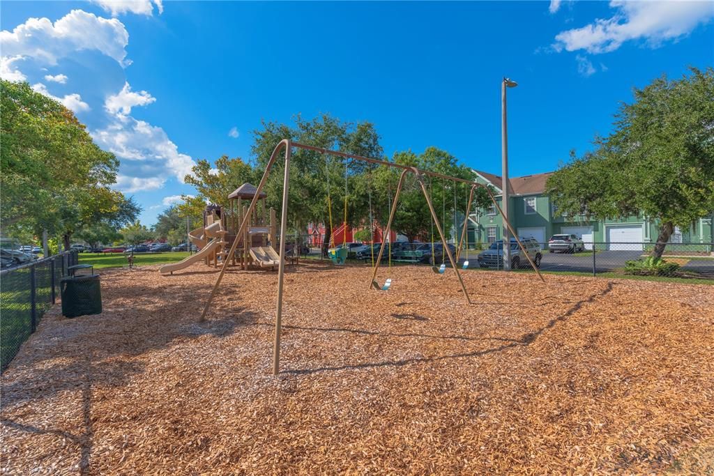 Activo con contrato: $180,000 (1 camas, 1 baños, 904 Pies cuadrados)