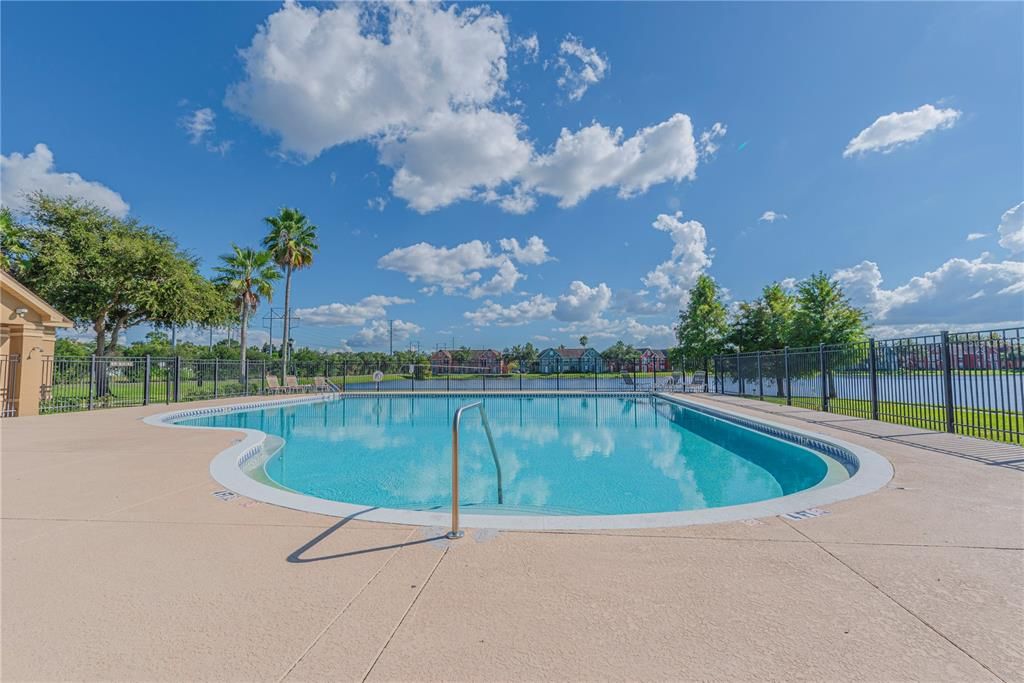 Activo con contrato: $180,000 (1 camas, 1 baños, 904 Pies cuadrados)