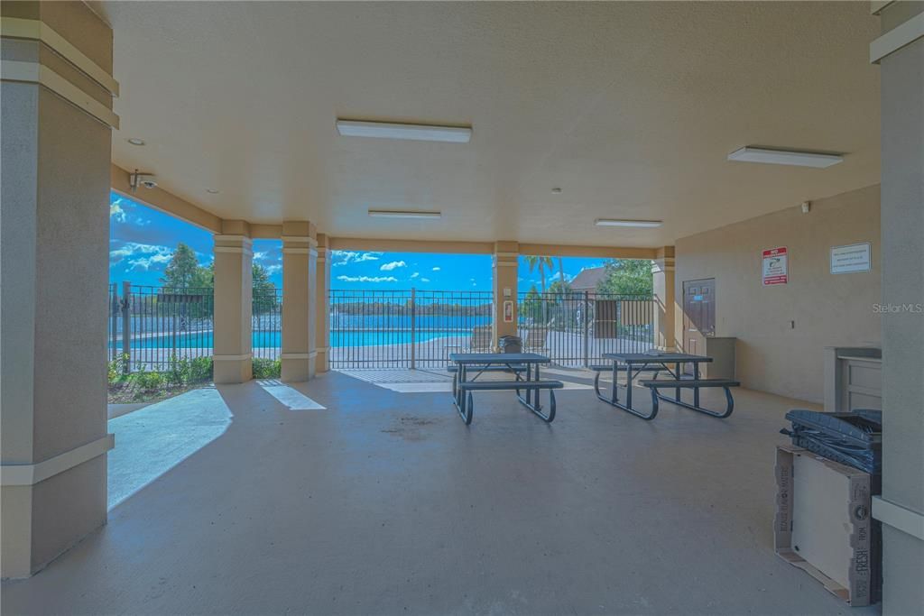 Activo con contrato: $180,000 (1 camas, 1 baños, 904 Pies cuadrados)