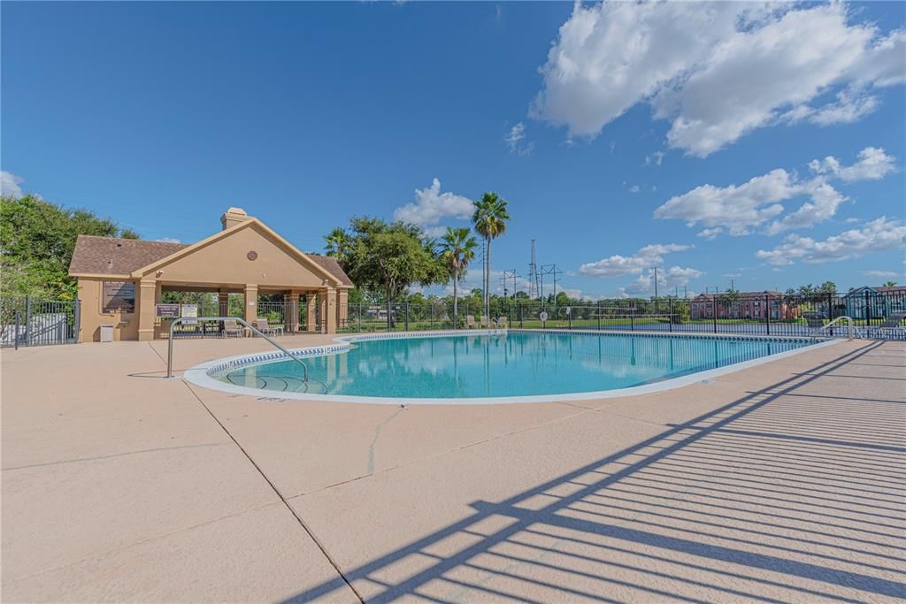 Activo con contrato: $180,000 (1 camas, 1 baños, 904 Pies cuadrados)