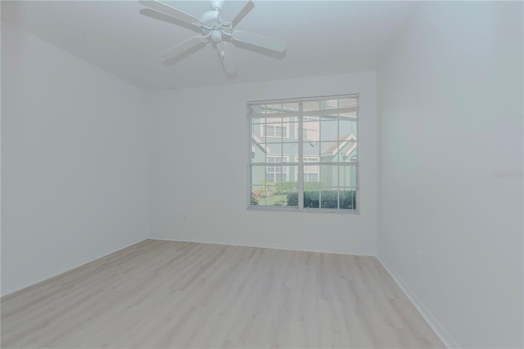 Activo con contrato: $180,000 (1 camas, 1 baños, 904 Pies cuadrados)