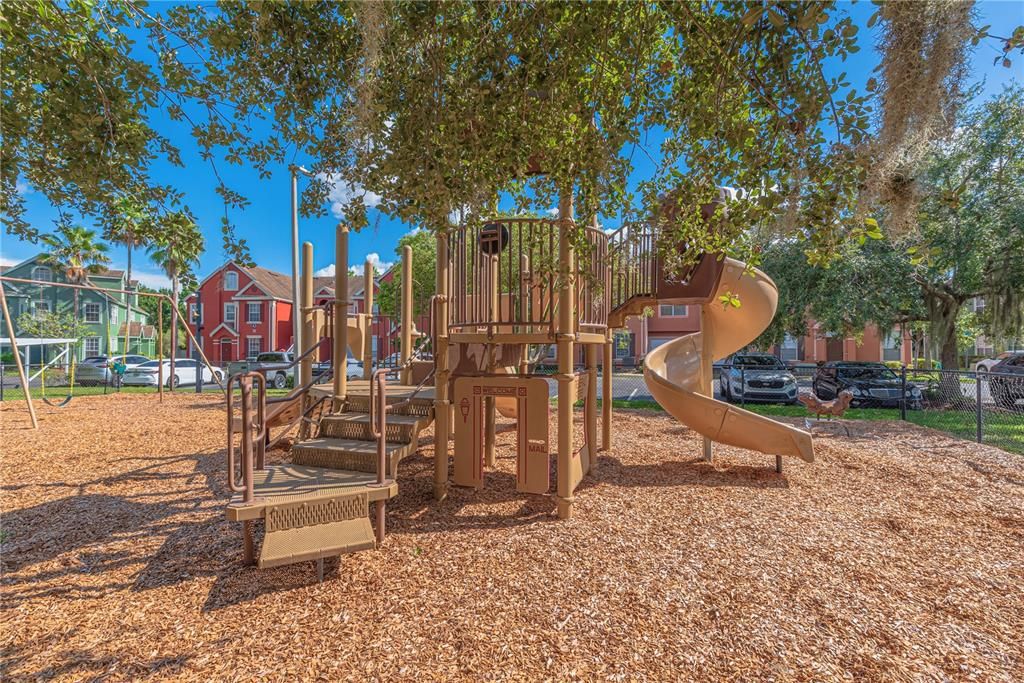 Activo con contrato: $180,000 (1 camas, 1 baños, 904 Pies cuadrados)