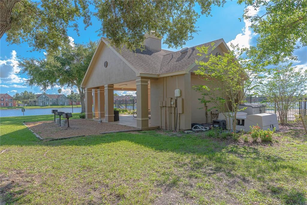 Activo con contrato: $180,000 (1 camas, 1 baños, 904 Pies cuadrados)