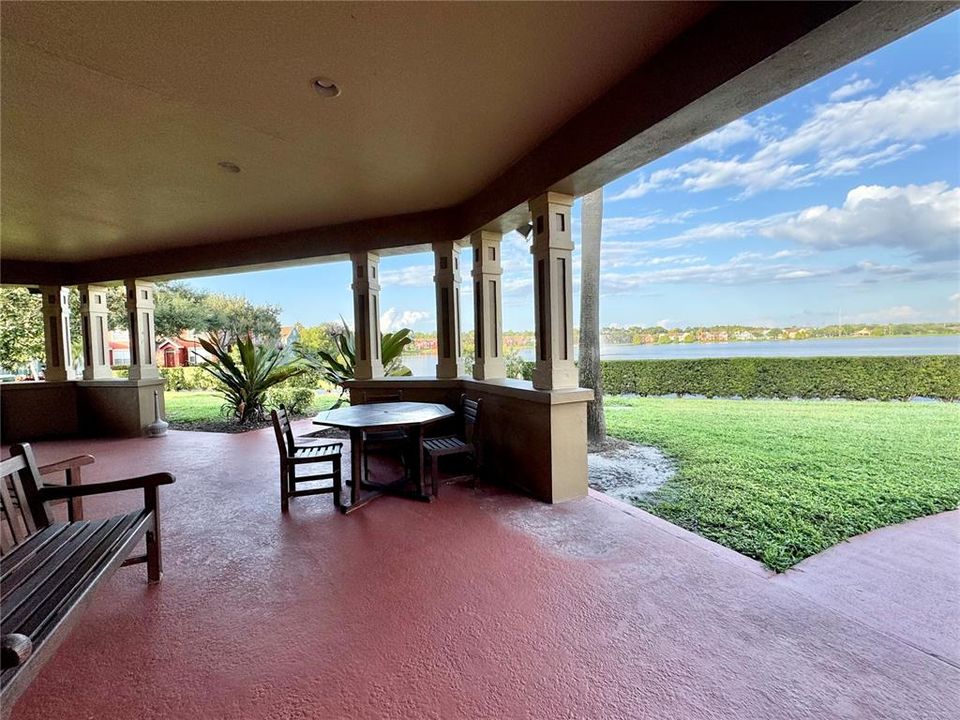 Activo con contrato: $180,000 (1 camas, 1 baños, 904 Pies cuadrados)