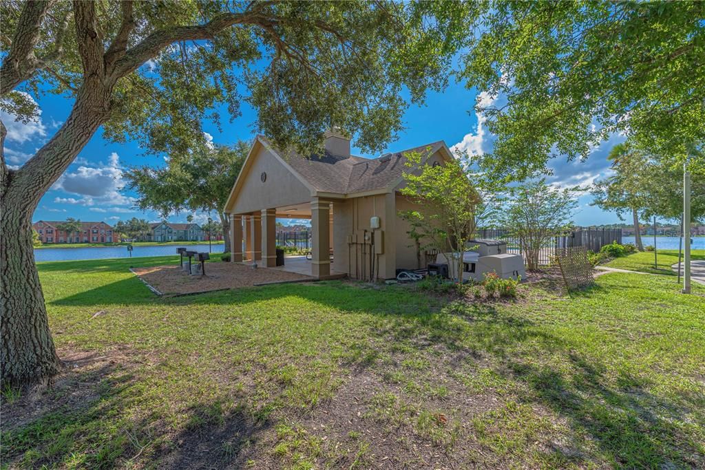 Activo con contrato: $180,000 (1 camas, 1 baños, 904 Pies cuadrados)