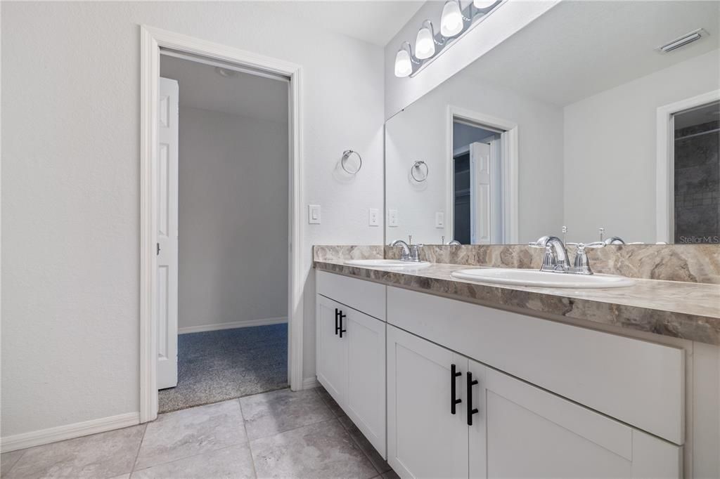 Active With Contract: $260,000 (3 beds, 2 baths, 1810 Square Feet)