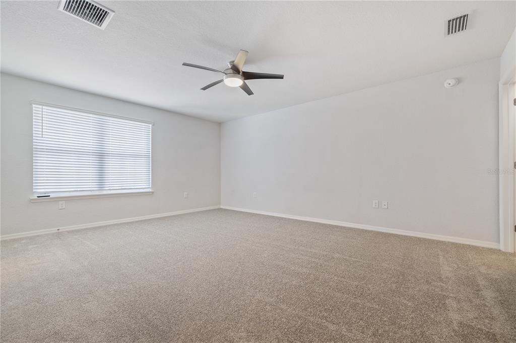 Active With Contract: $260,000 (3 beds, 2 baths, 1810 Square Feet)