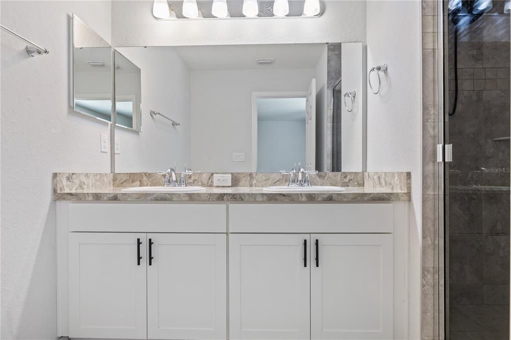 Active With Contract: $260,000 (3 beds, 2 baths, 1810 Square Feet)