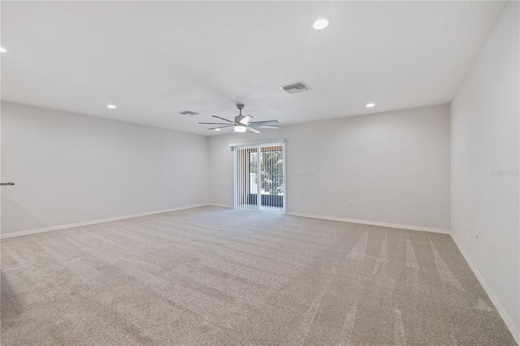 Active With Contract: $260,000 (3 beds, 2 baths, 1810 Square Feet)