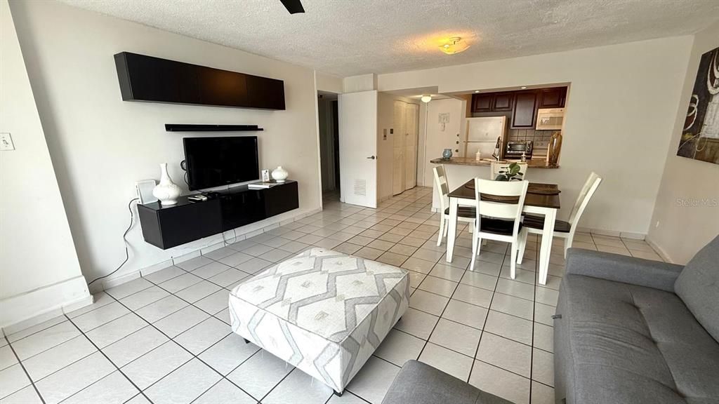 На продажу: $475,000 (1 спален, 1 ванн, 833 Квадратных фут)