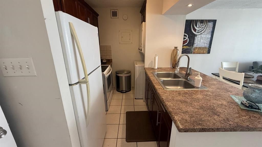 На продажу: $475,000 (1 спален, 1 ванн, 833 Квадратных фут)