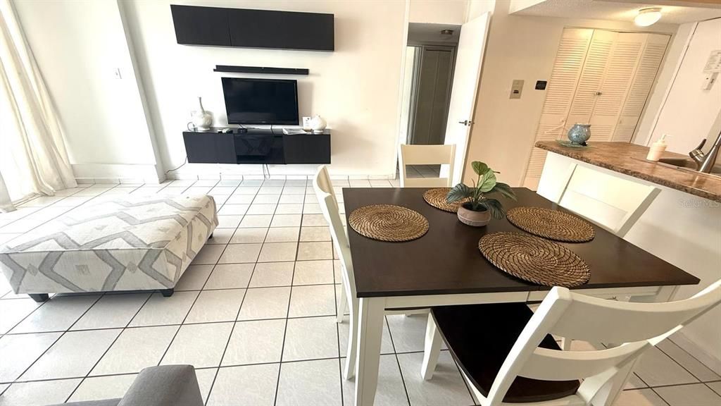 На продажу: $475,000 (1 спален, 1 ванн, 833 Квадратных фут)