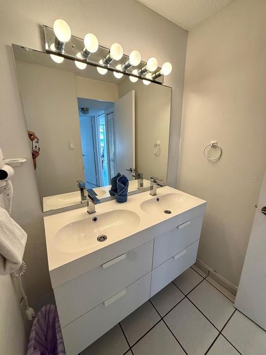 На продажу: $475,000 (1 спален, 1 ванн, 833 Квадратных фут)