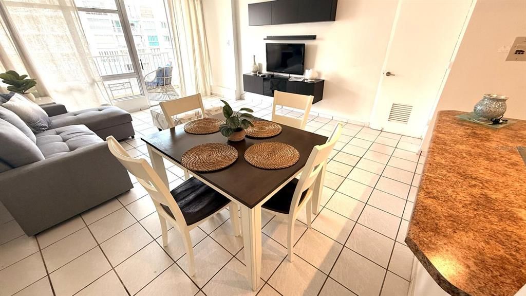 На продажу: $475,000 (1 спален, 1 ванн, 833 Квадратных фут)