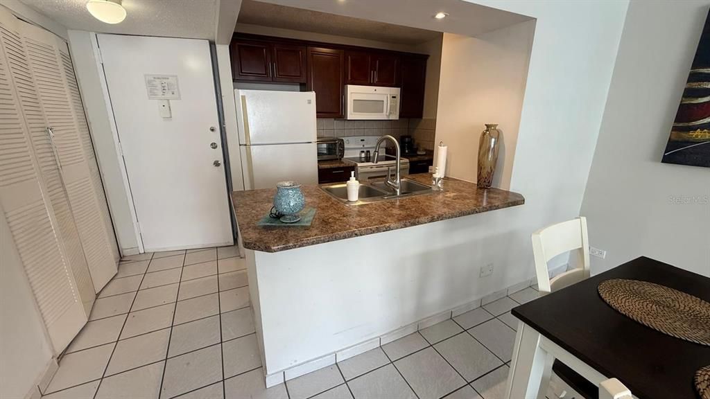 На продажу: $475,000 (1 спален, 1 ванн, 833 Квадратных фут)