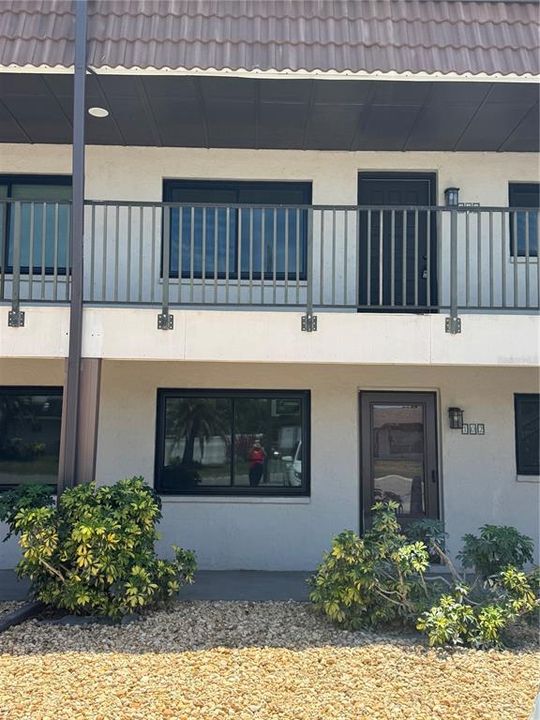 出租: $1,750 (2 贝兹, 1 浴室, 707 平方英尺)