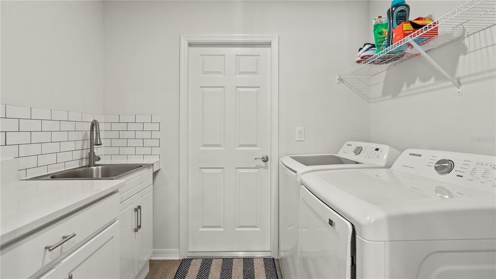 En Venta: $438,000 (4 camas, 2 baños, 2046 Pies cuadrados)