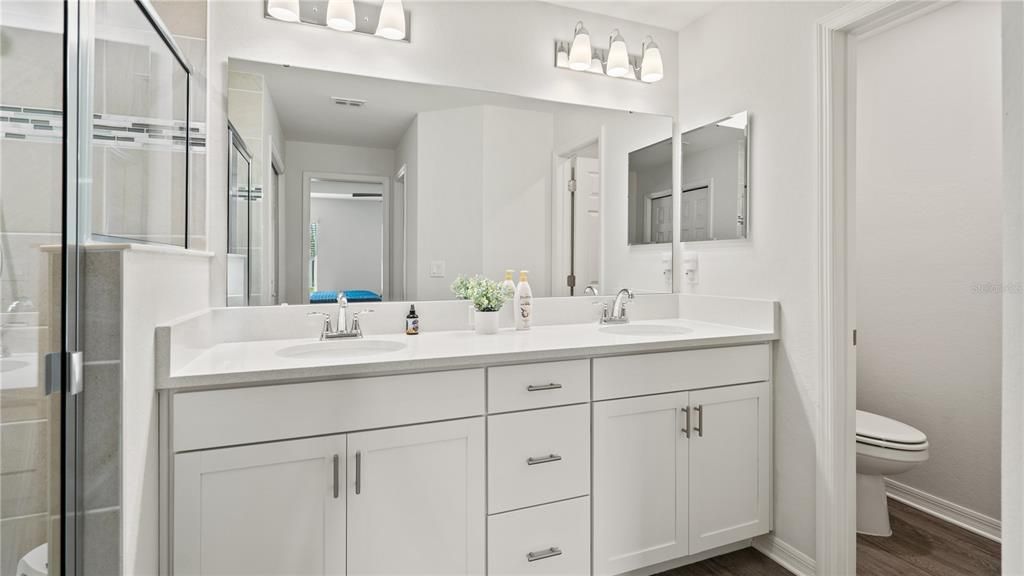 En Venta: $438,000 (4 camas, 2 baños, 2046 Pies cuadrados)