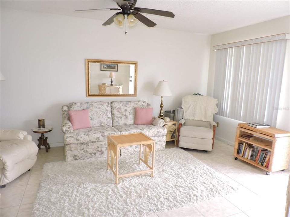 待售: $149,900 (2 贝兹, 2 浴室, 858 平方英尺)