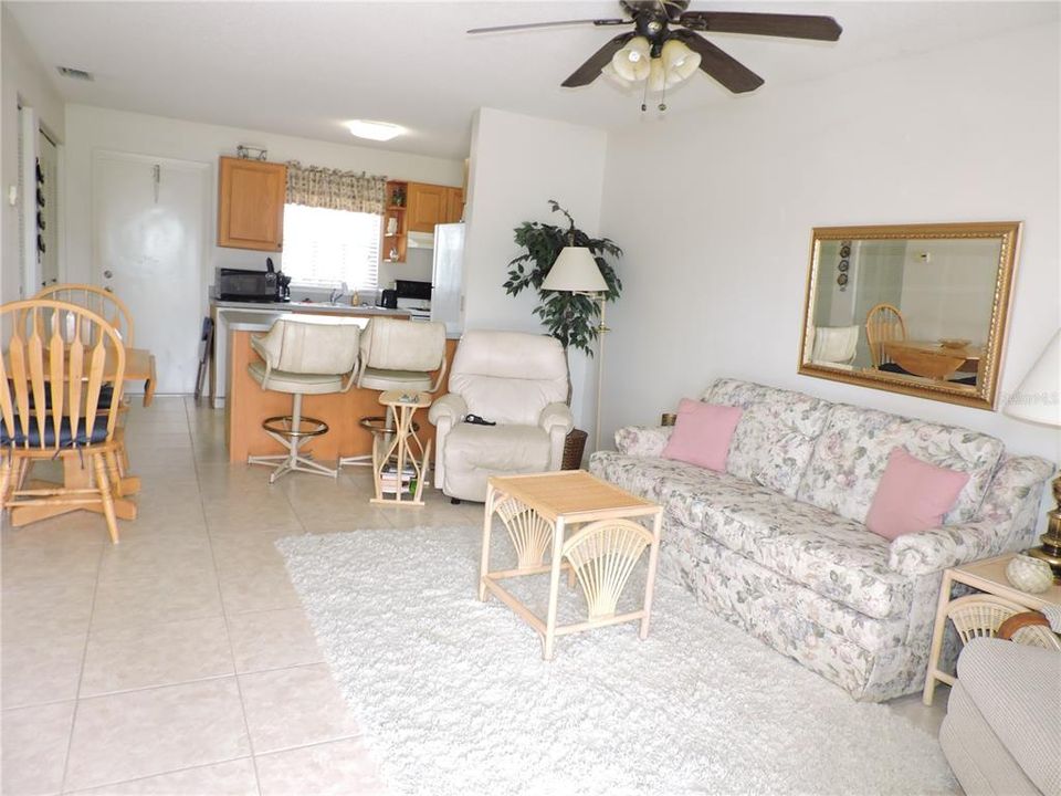 待售: $149,900 (2 贝兹, 2 浴室, 858 平方英尺)