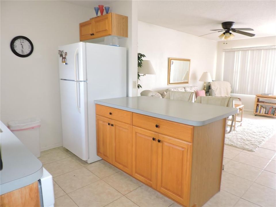 待售: $149,900 (2 贝兹, 2 浴室, 858 平方英尺)