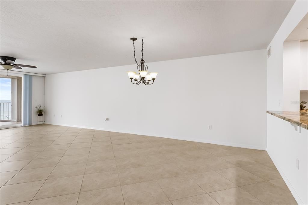 待售: $649,900 (2 贝兹, 2 浴室, 1608 平方英尺)