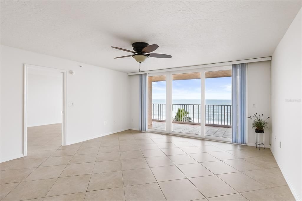 待售: $649,900 (2 贝兹, 2 浴室, 1608 平方英尺)