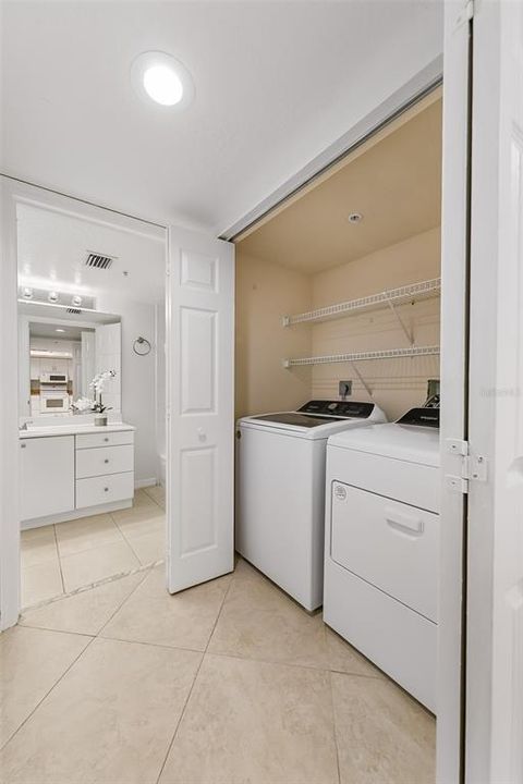 待售: $649,900 (2 贝兹, 2 浴室, 1608 平方英尺)