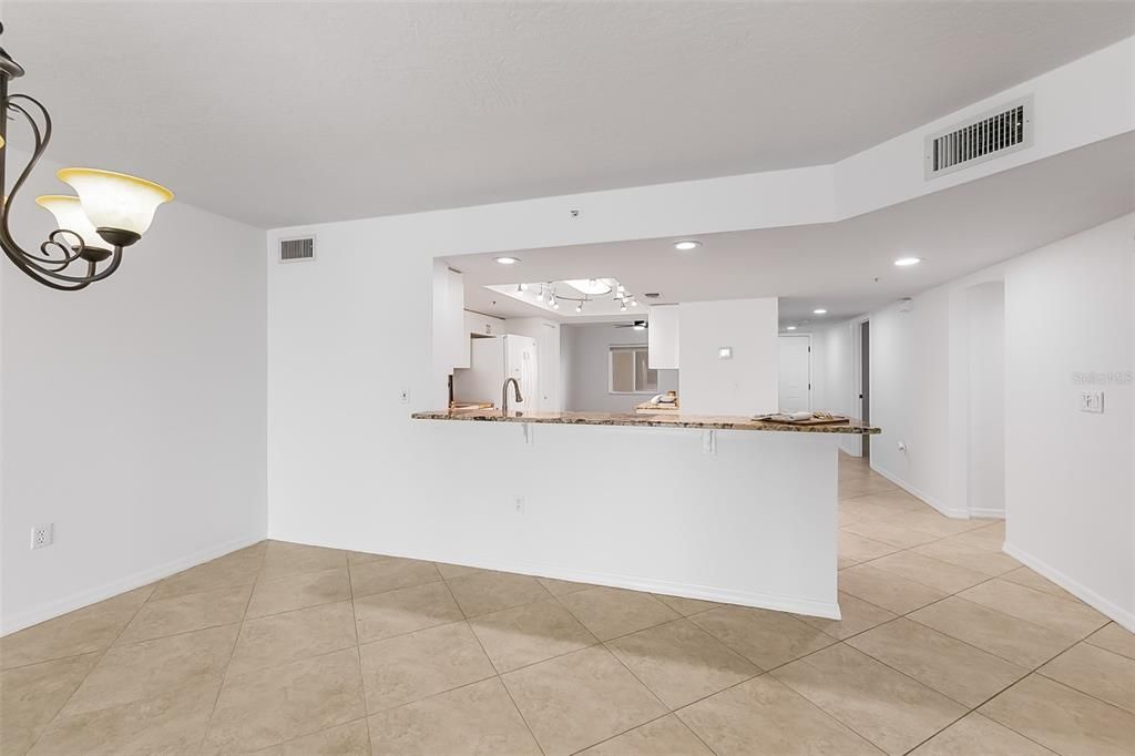 待售: $649,900 (2 贝兹, 2 浴室, 1608 平方英尺)