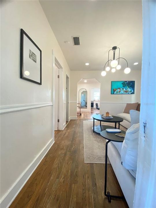 For Rent: $1,800 (2 beds, 1 baths, 1100 Square Feet)