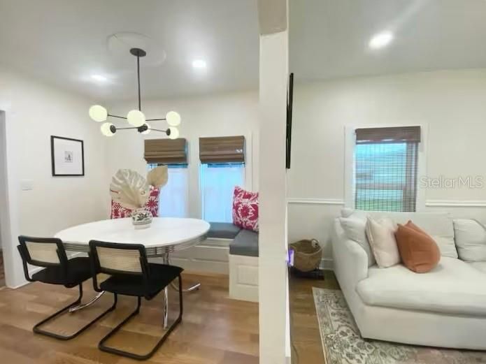 For Rent: $1,800 (2 beds, 1 baths, 1100 Square Feet)